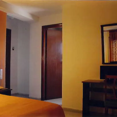 San Martin Hotel 2*